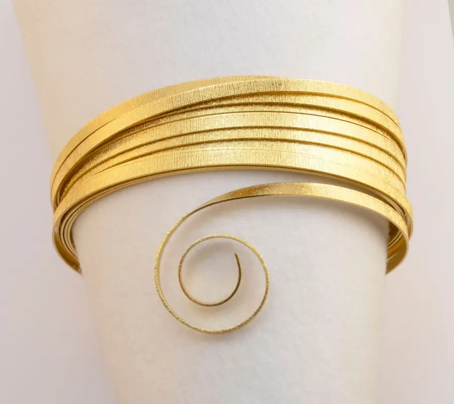 24244-003 Алюминиевая проволока плоская рельефная, 5м, цвет светлое золото. Каталог товарів. Інструменти та фурнітура. Декоративний дріт